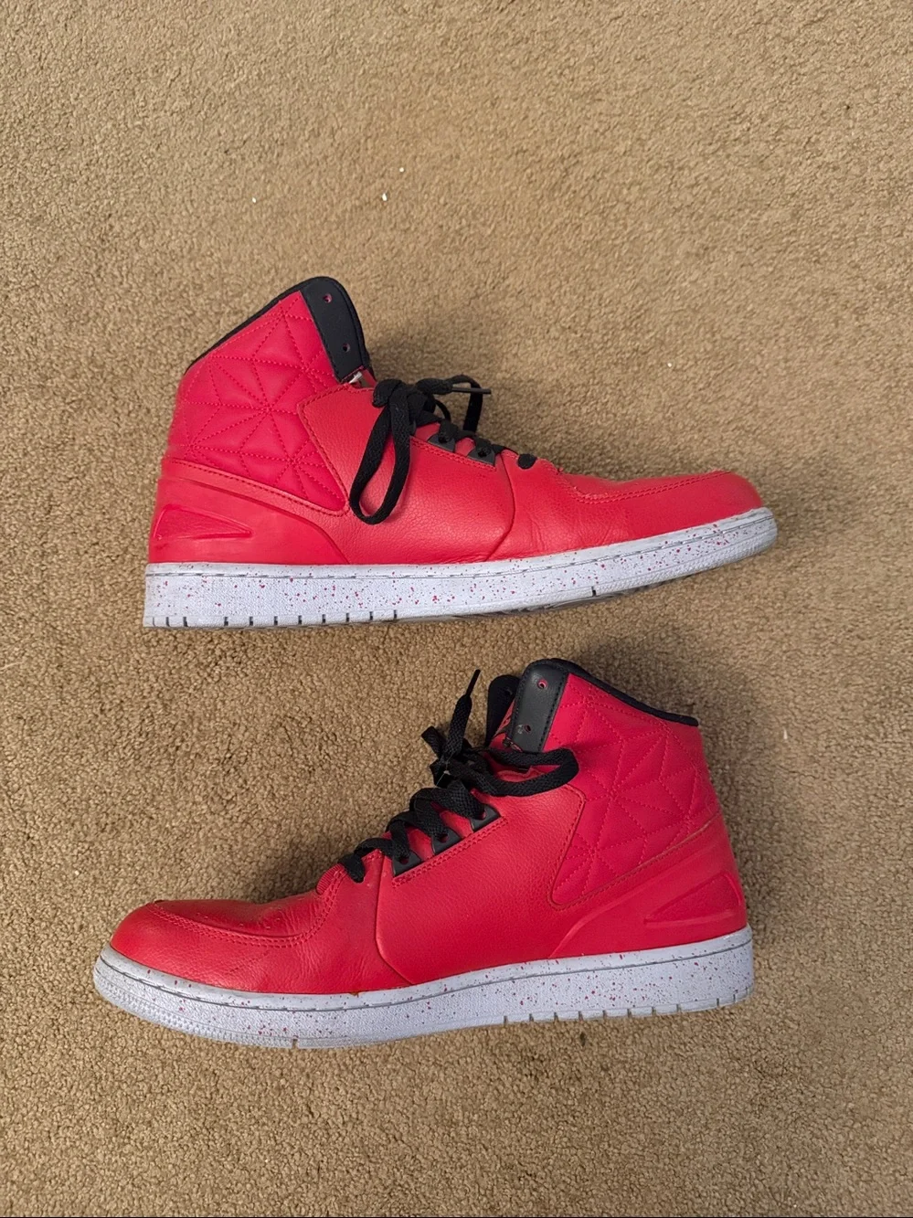 Jordan• 1 Flight 3 in Red
